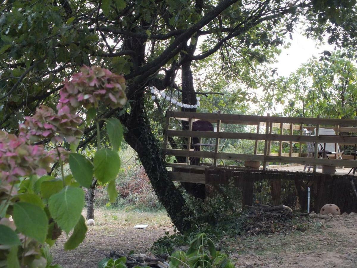 Ferienwohnung Tiny Dans La Verdure Et Au Calme Vesseaux Exterior foto